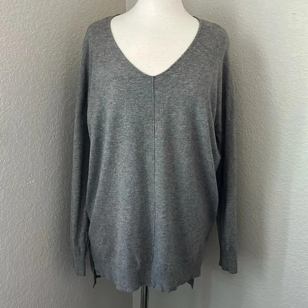 DREAMERS grey vneck stretchy sweater